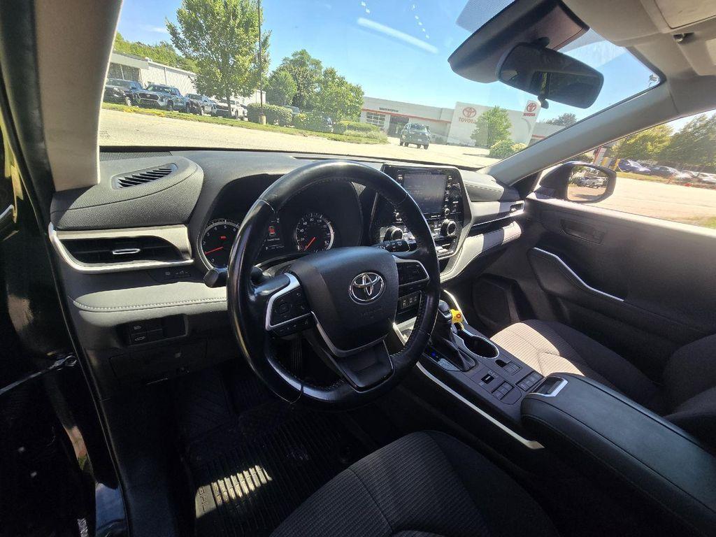 used 2022 Toyota Highlander car, priced at $30,900