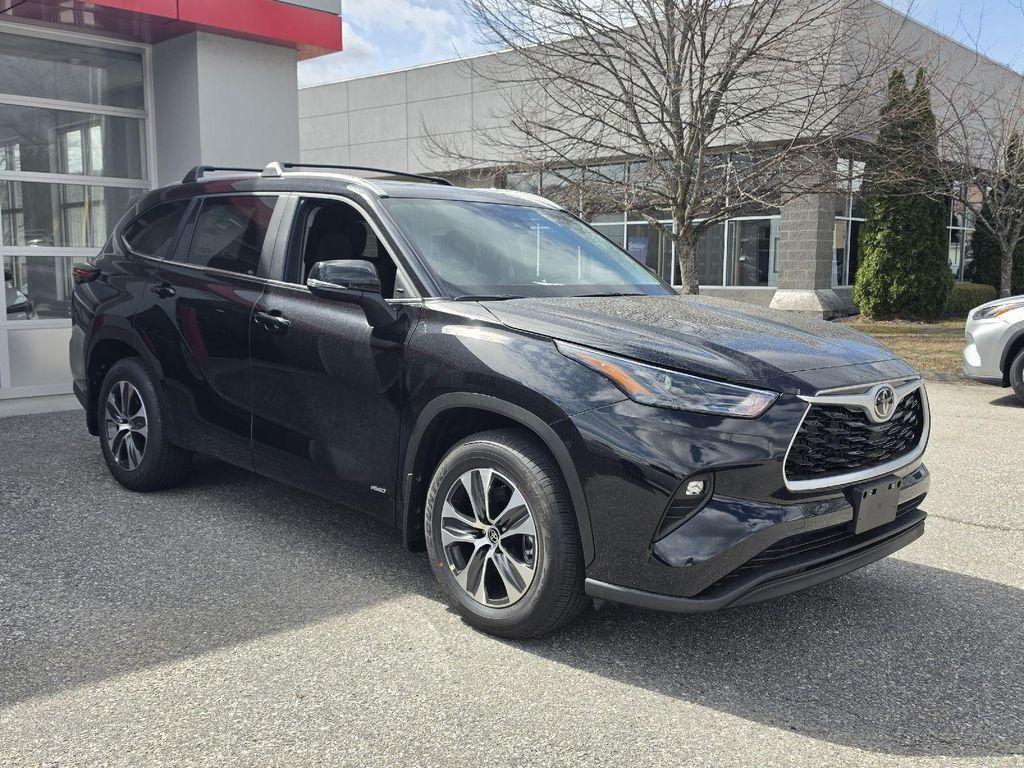 new 2026 Toyota Highlander Hybrid car, priced at $49,643