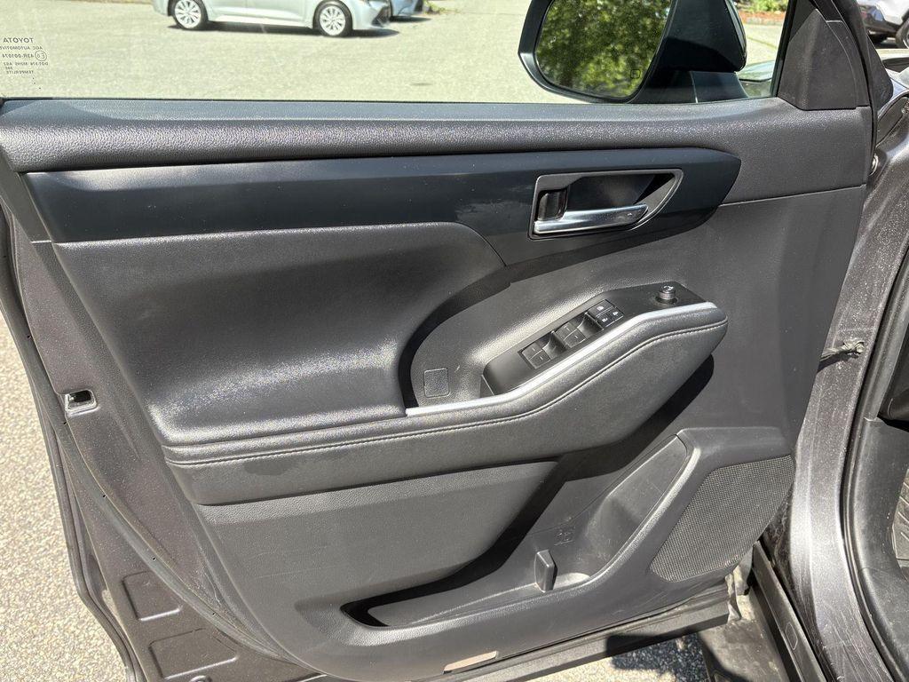 used 2021 Toyota Highlander car, priced at $29,990