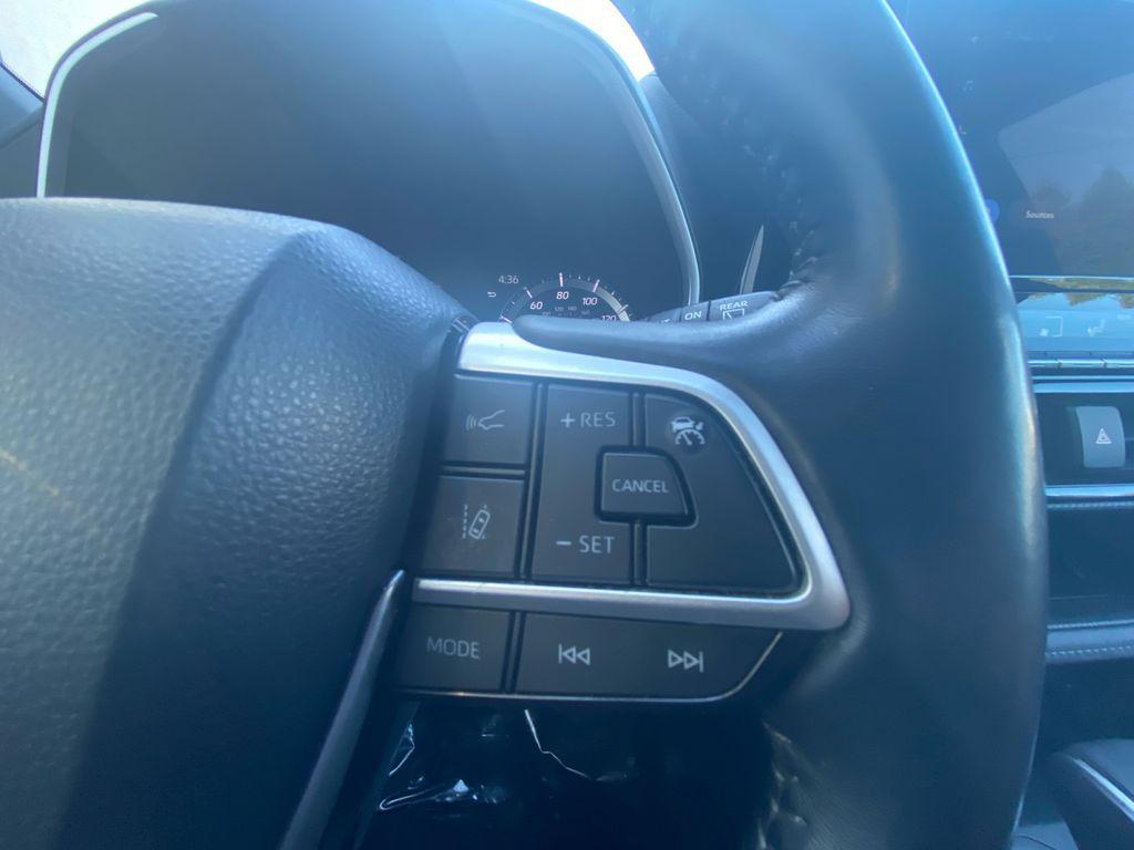 used 2023 Toyota Highlander car, priced at $33,020