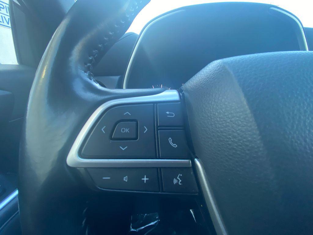 used 2023 Toyota Highlander car, priced at $33,020