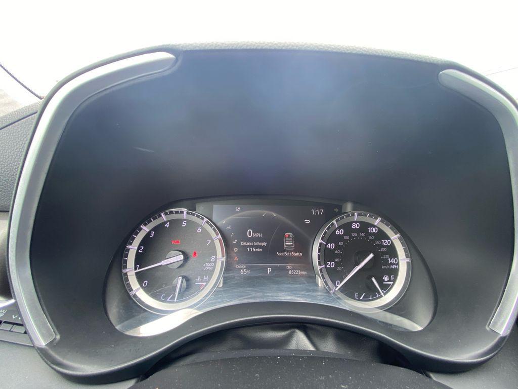 used 2022 Toyota Highlander car, priced at $33,371