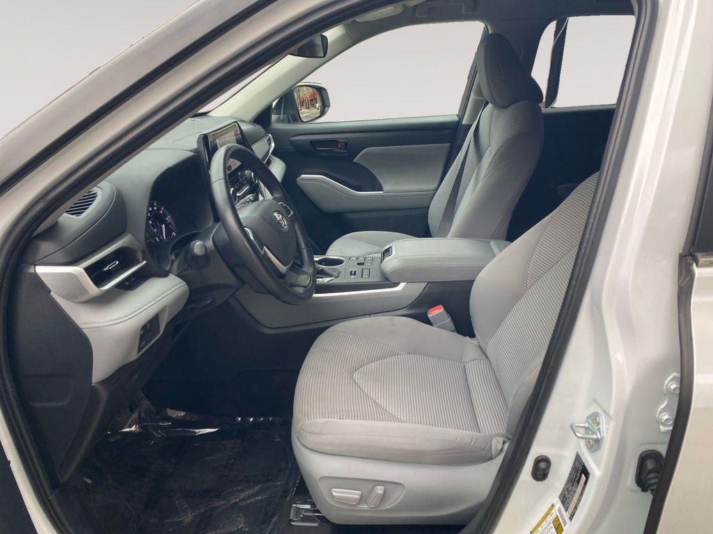 used 2023 Toyota Highlander car, priced at $31,772