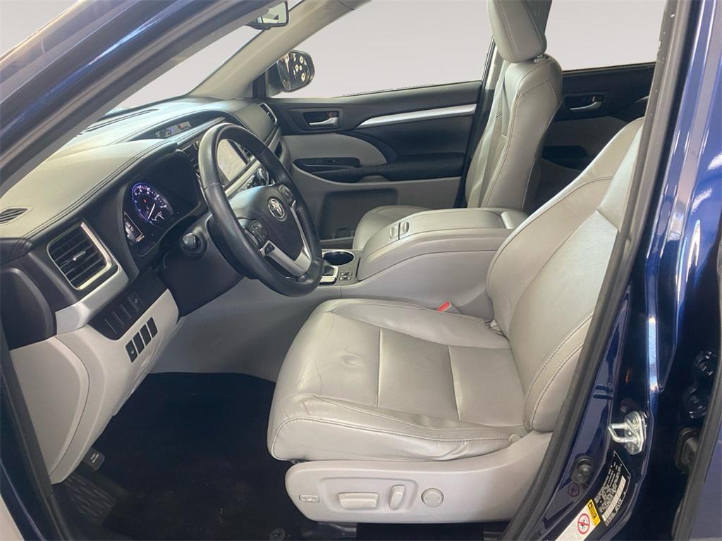 used 2016 Toyota Highlander car, priced at $15,995