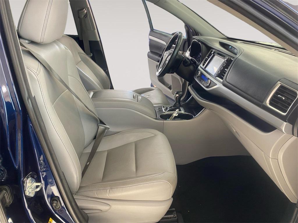used 2016 Toyota Highlander car, priced at $15,995