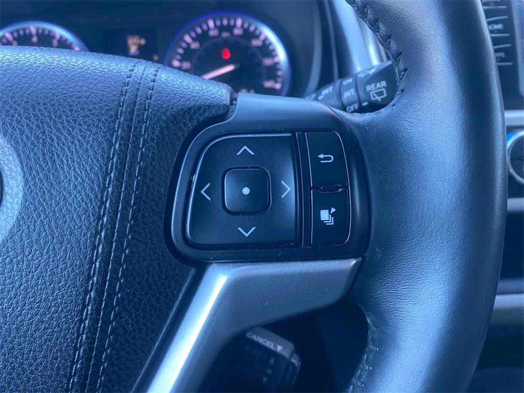 used 2016 Toyota Highlander car, priced at $15,995