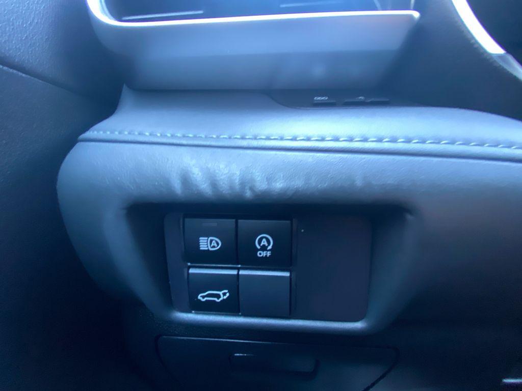 used 2023 Toyota Highlander car, priced at $39,533