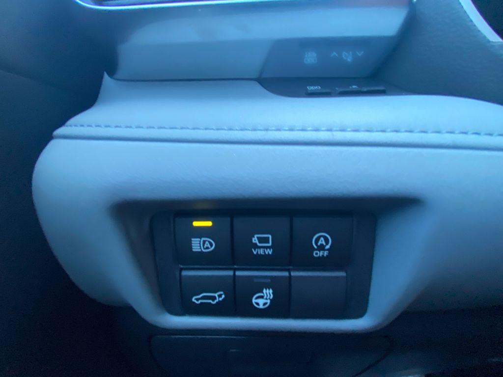 used 2025 Toyota Highlander car, priced at $50,642