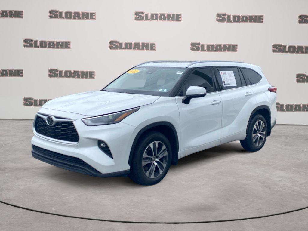 used 2022 Toyota Highlander car, priced at $36,041
