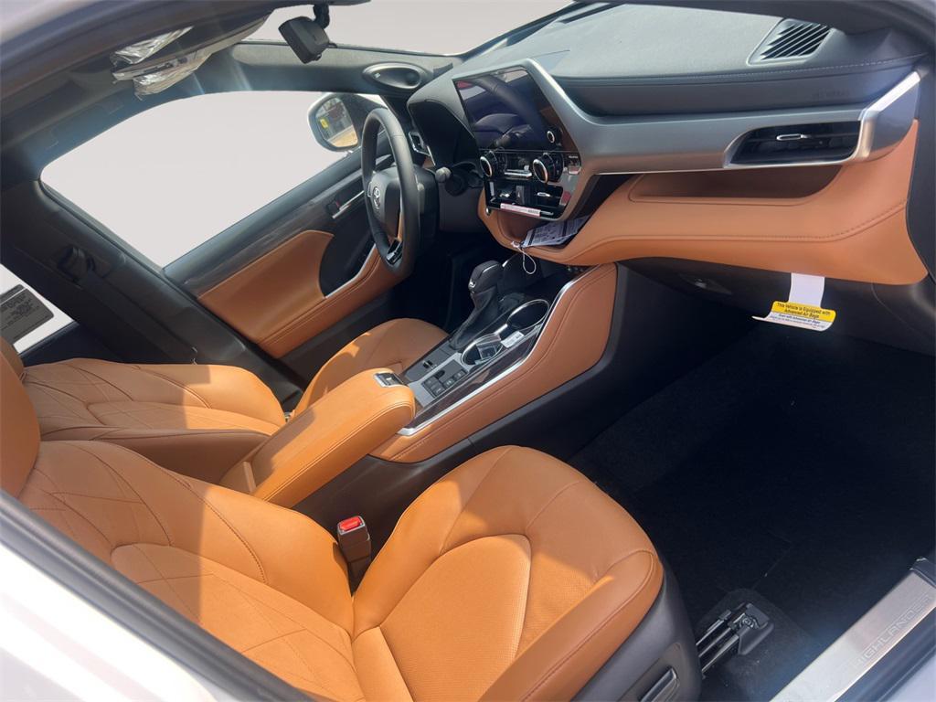 new 2026 Toyota Highlander Hybrid car, priced at $57,588