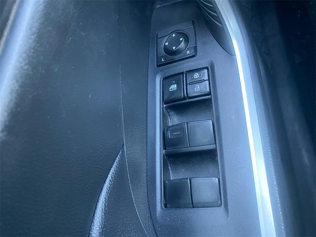 used 2020 Toyota RAV4 car, priced at $21,552