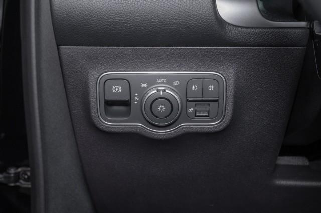 new 2025 Mercedes-Benz GLB 250 car, priced at $49,595