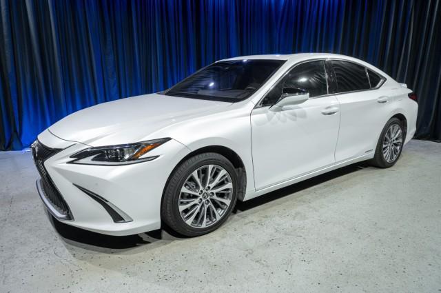 used 2021 Lexus ES 300h car, priced at $31,000