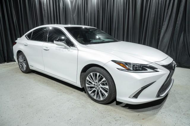 used 2021 Lexus ES 300h car, priced at $31,000