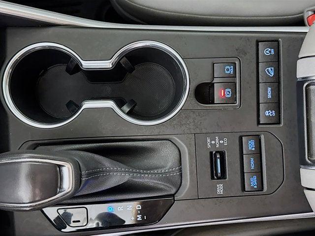 used 2022 Toyota Highlander car, priced at $34,500
