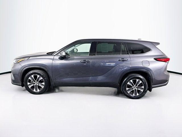 used 2022 Toyota Highlander car, priced at $34,500