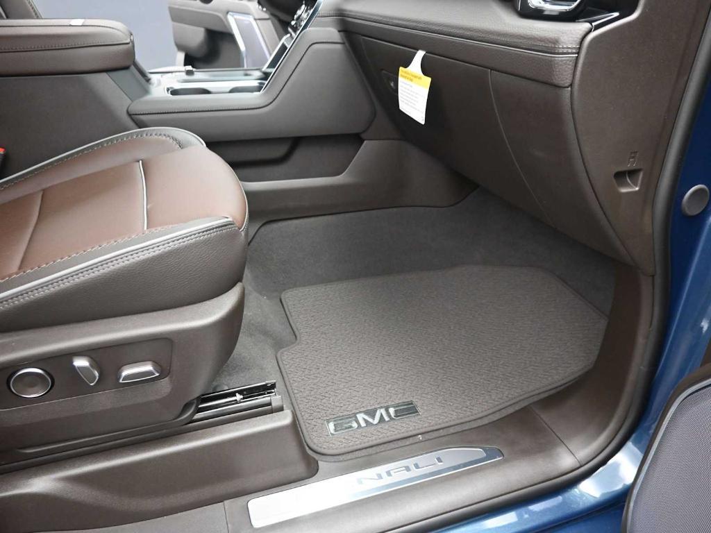 new 2026 GMC Sierra 2500 car, priced at $87,094