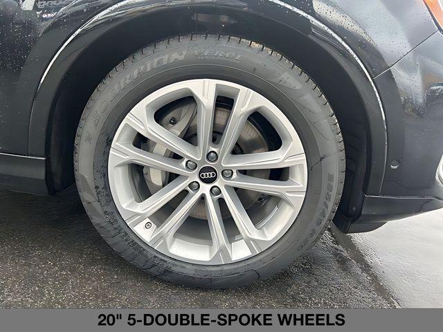 new 2026 Audi Q7 car, priced at $76,645