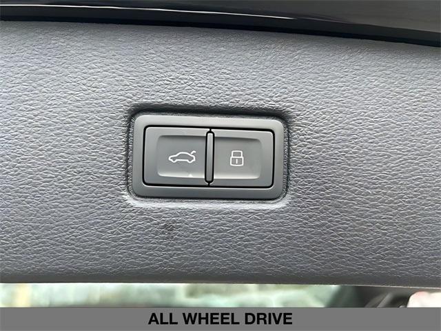 new 2026 Audi Q7 car, priced at $79,005