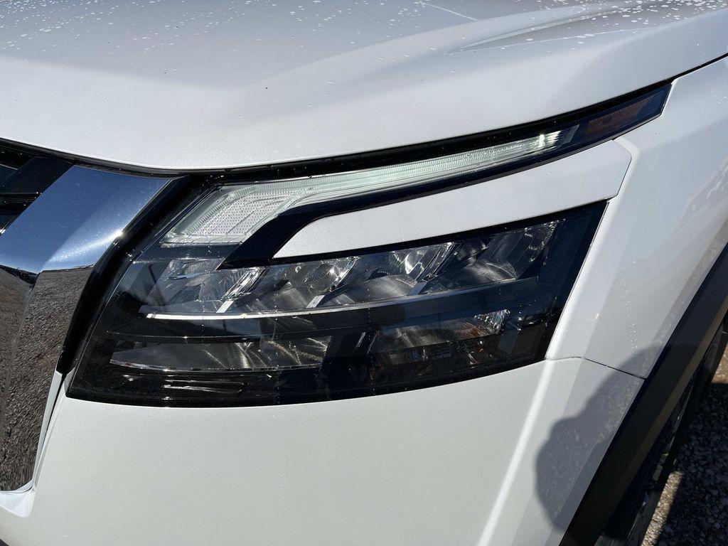 new 2025 Nissan Pathfinder car, priced at $31,262