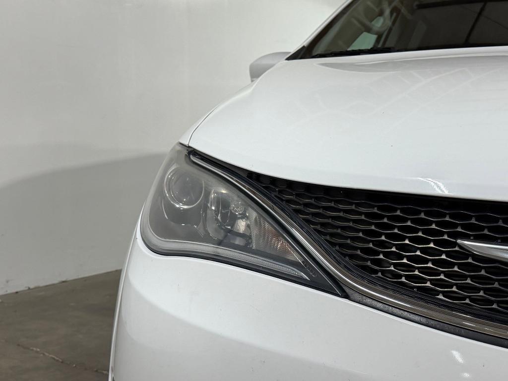 used 2020 Chrysler Pacifica car, priced at $15,498
