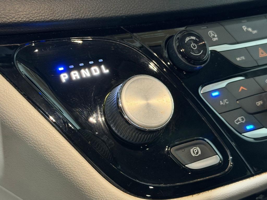used 2020 Chrysler Pacifica car, priced at $15,498