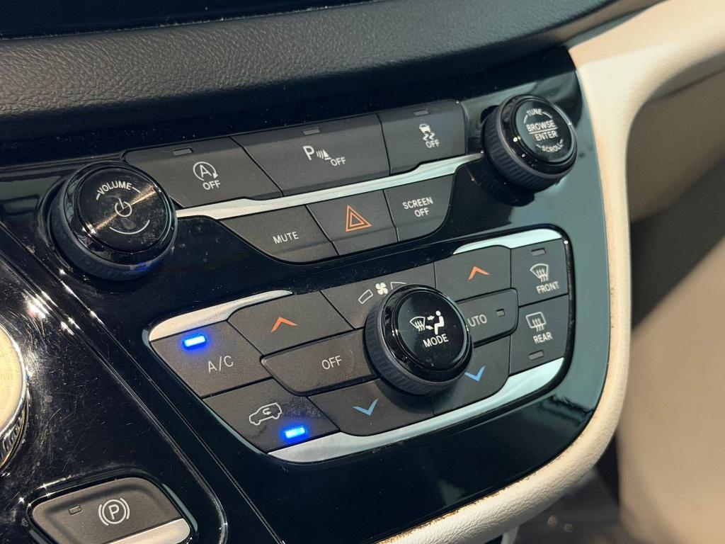 used 2020 Chrysler Pacifica car, priced at $15,498