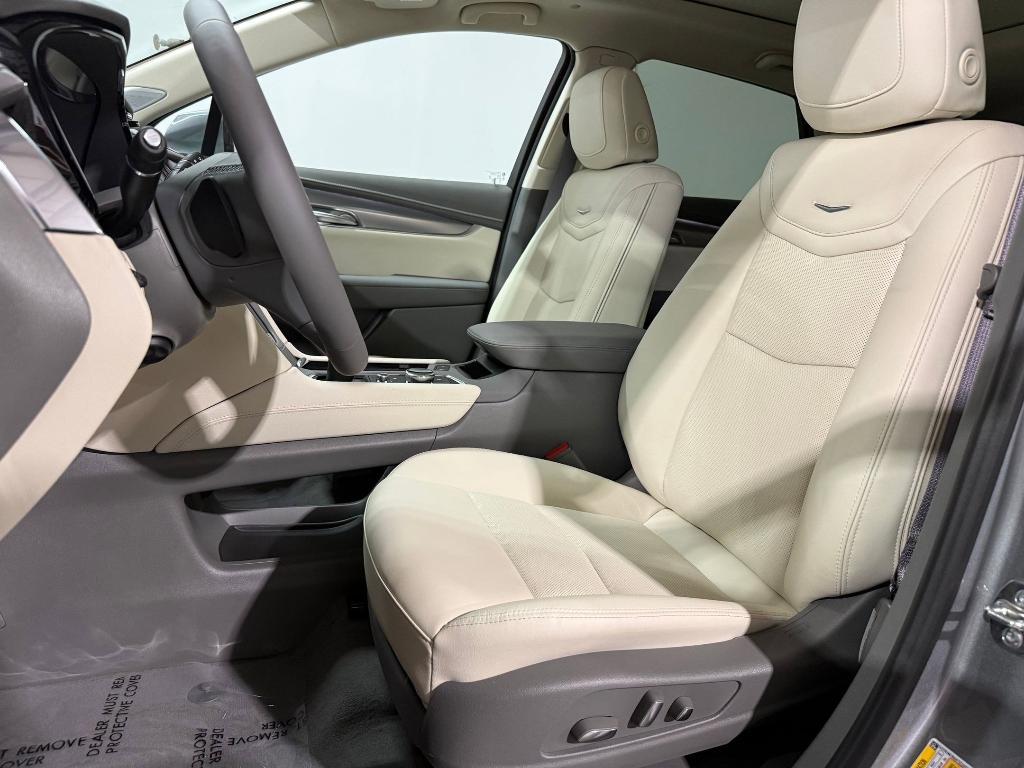 new 2026 Cadillac XT5 car, priced at $55,291
