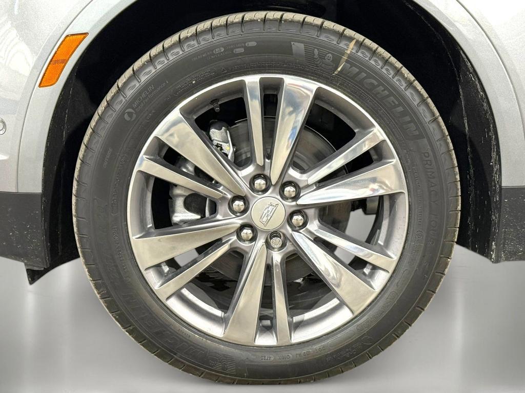 new 2026 Cadillac XT5 car, priced at $55,291