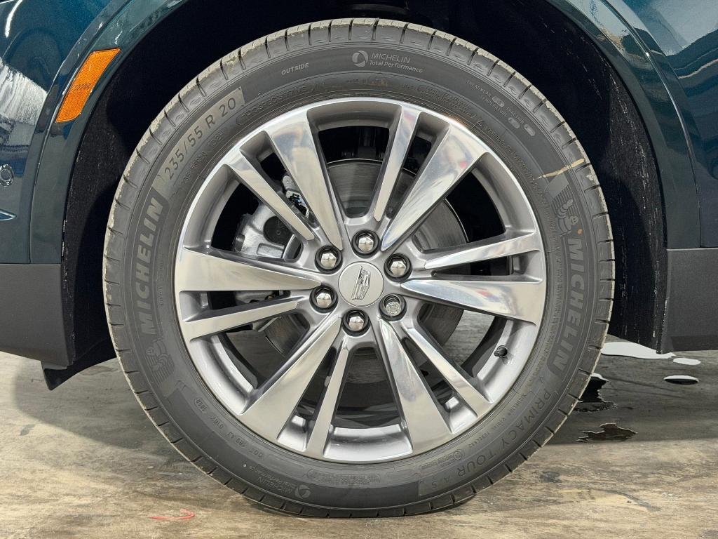 new 2026 Cadillac XT5 car, priced at $58,411