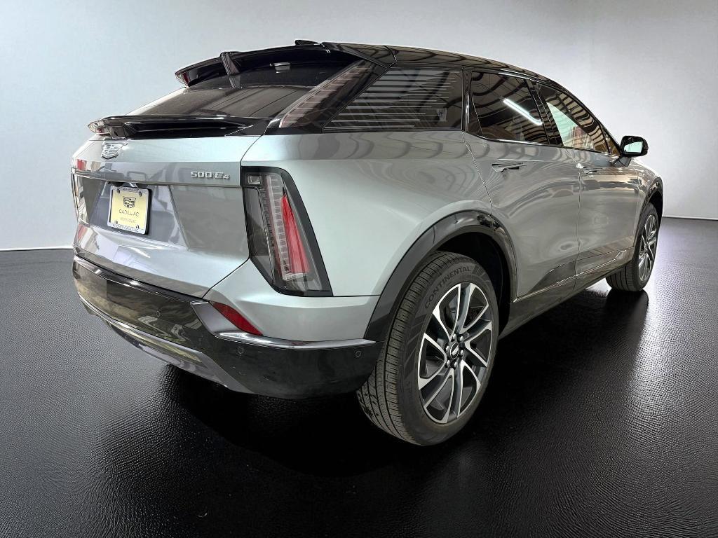 new 2025 Cadillac OPTIQ car, priced at $50,712