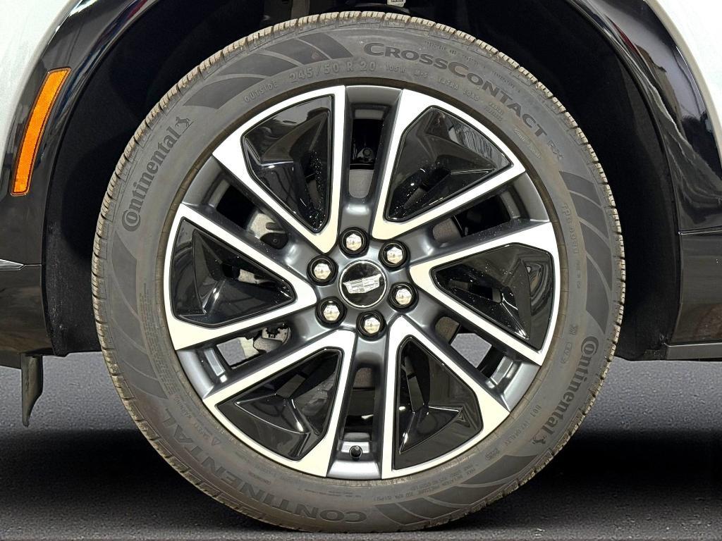 new 2025 Cadillac OPTIQ car, priced at $50,712