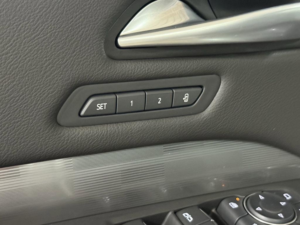 new 2025 Cadillac XT4 car, priced at $43,383