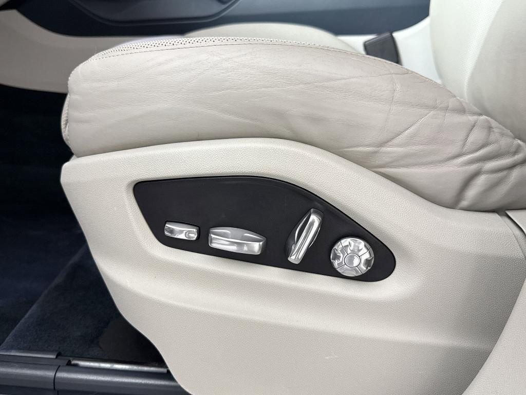used 2019 Porsche Cayenne car, priced at $32,999