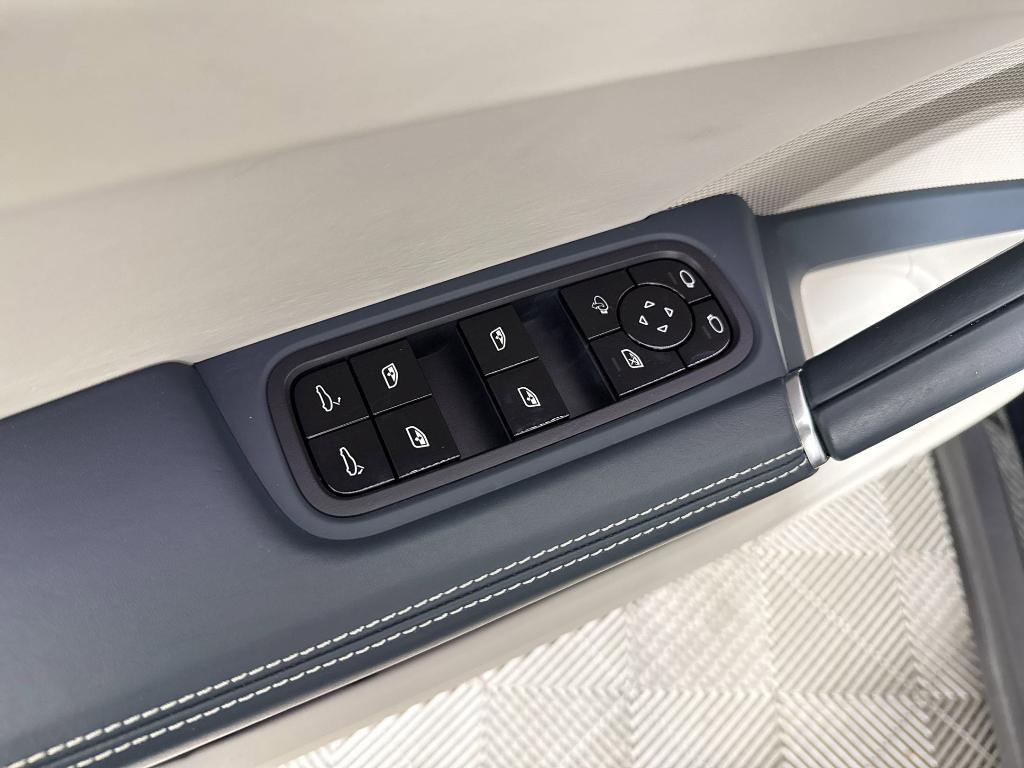 used 2019 Porsche Cayenne car, priced at $32,999