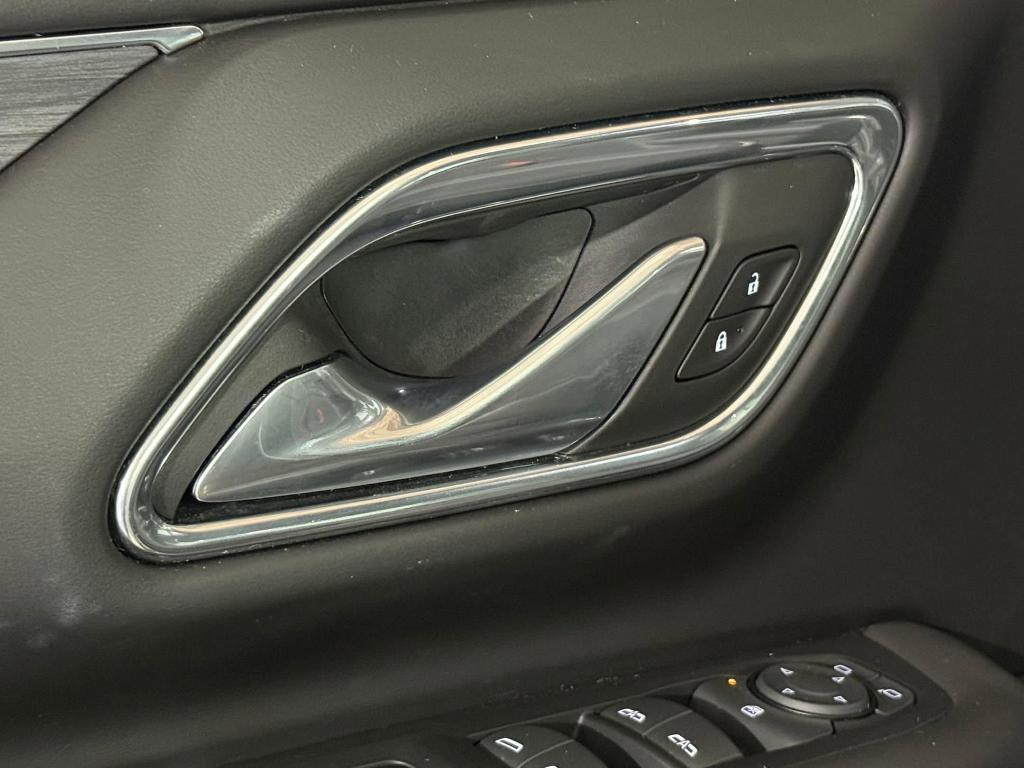 used 2023 GMC Yukon car, priced at $50,998