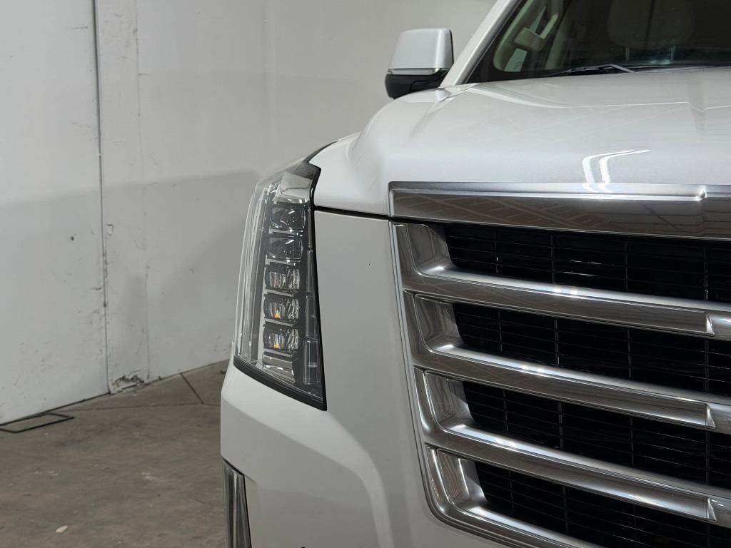 used 2017 Cadillac Escalade car, priced at $25,999