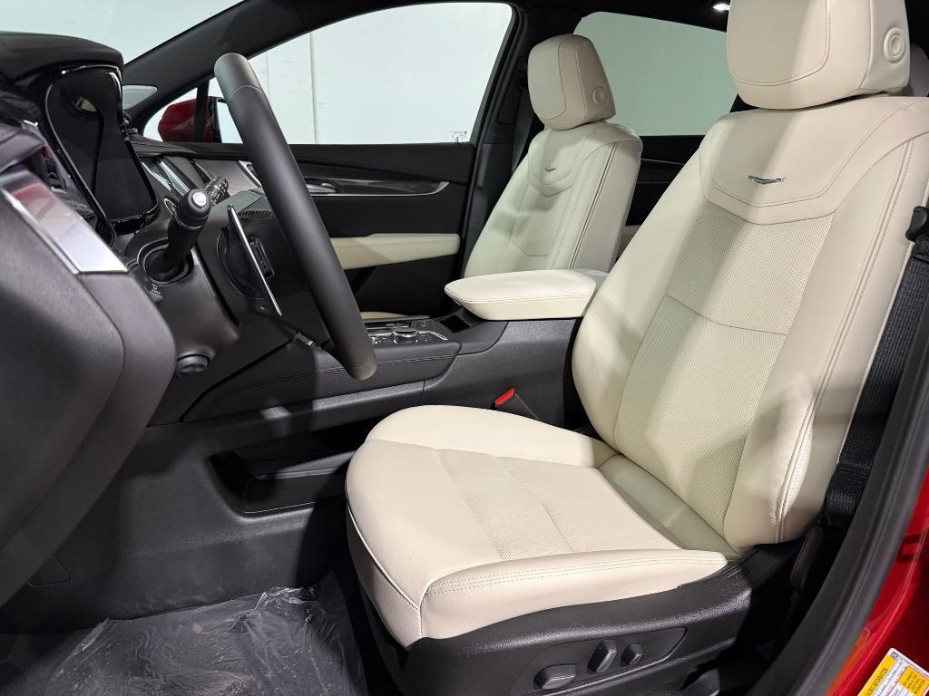 new 2025 Cadillac XT5 car, priced at $62,781