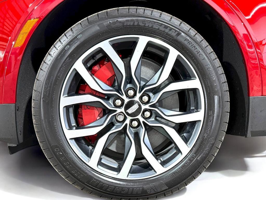 new 2025 Cadillac XT5 car, priced at $62,781