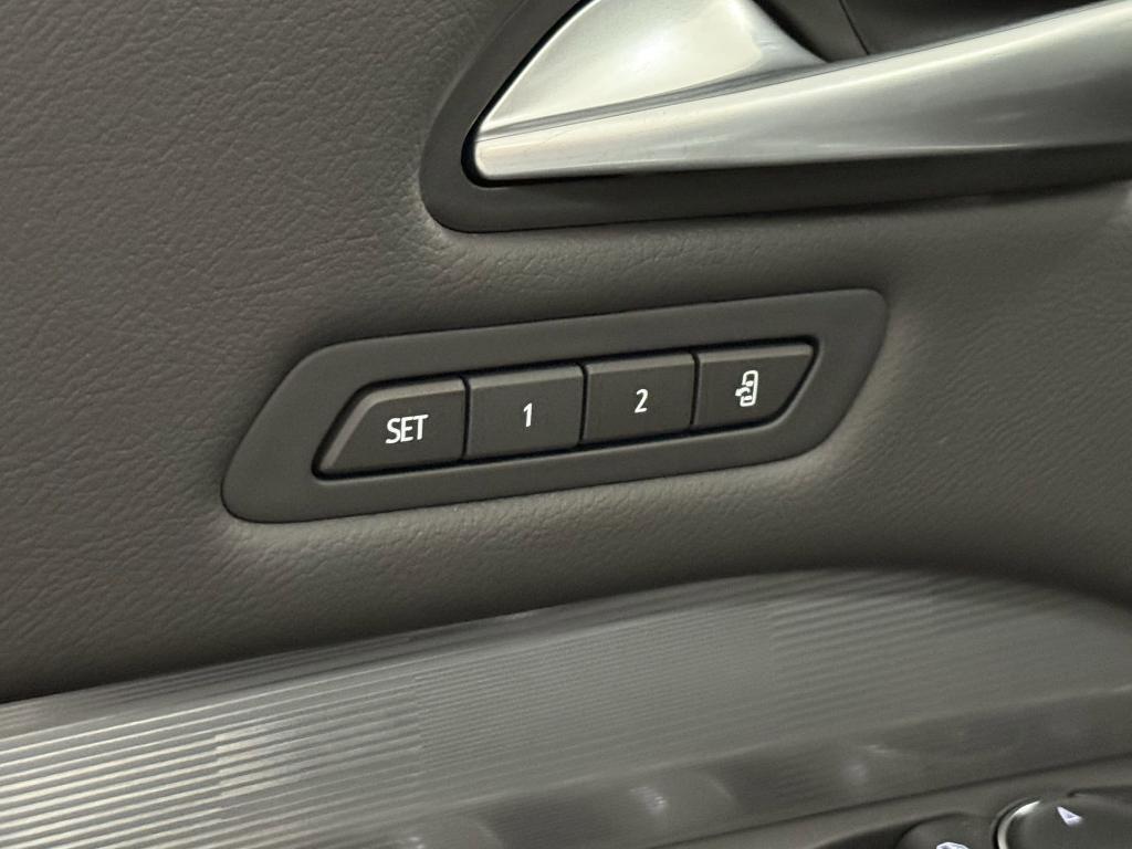 new 2025 Cadillac XT4 car, priced at $40,834