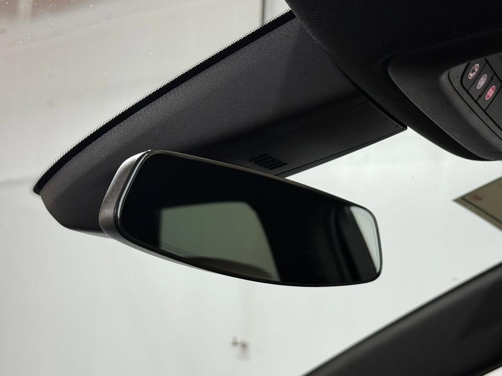 used 2017 Cadillac XT5 car, priced at $9,999