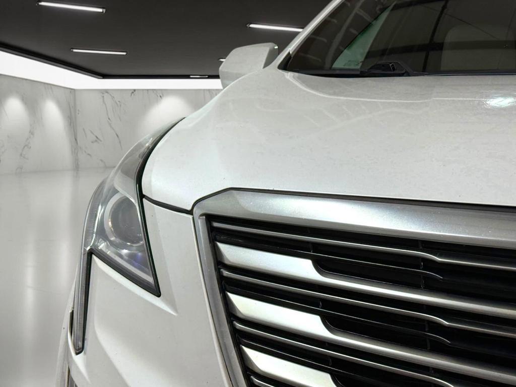 used 2017 Cadillac XT5 car, priced at $9,999