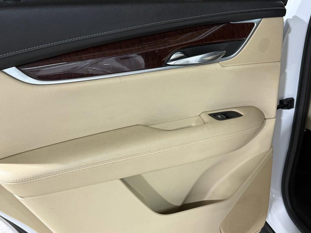 used 2017 Cadillac XT5 car, priced at $9,999