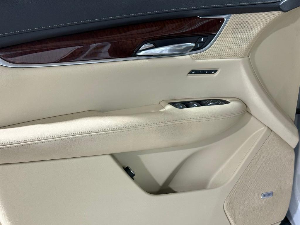 used 2017 Cadillac XT5 car, priced at $9,999