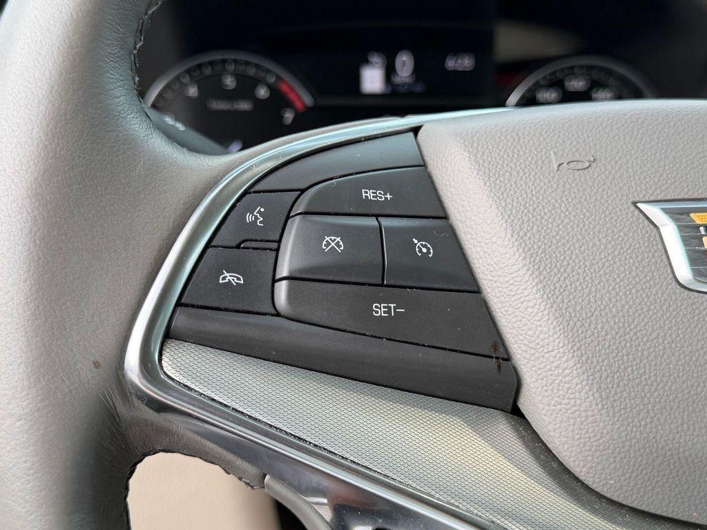 used 2022 Cadillac XT5 car, priced at $23,635