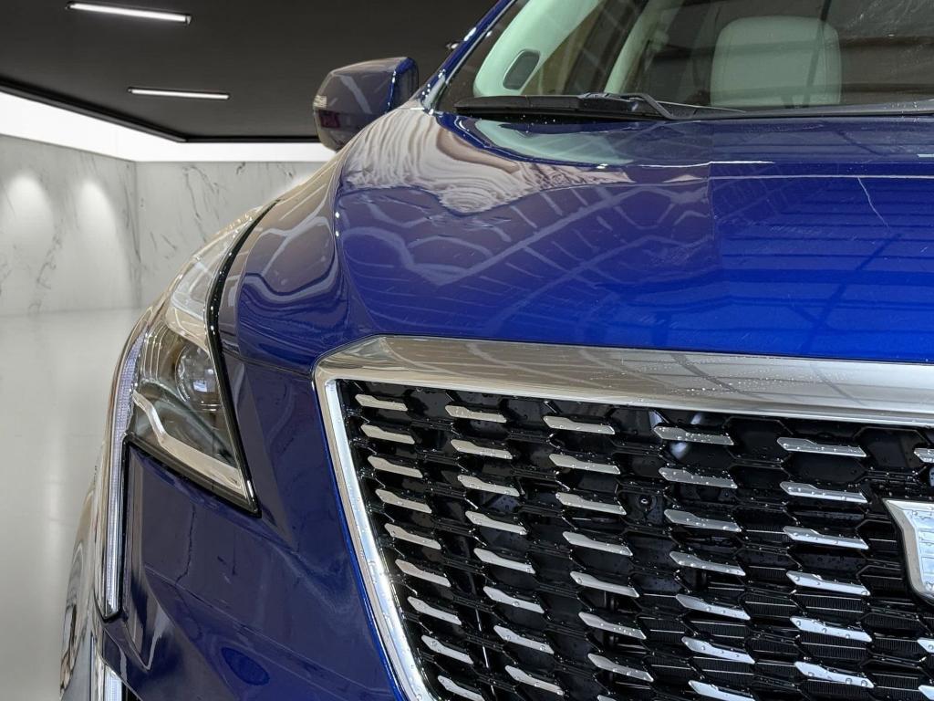 new 2026 Cadillac XT5 car, priced at $58,411