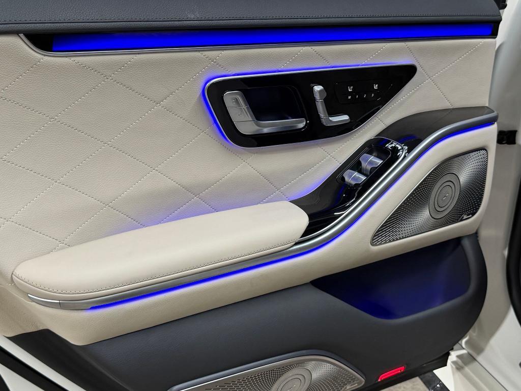 Mercedes-Benz S-Class view 48
