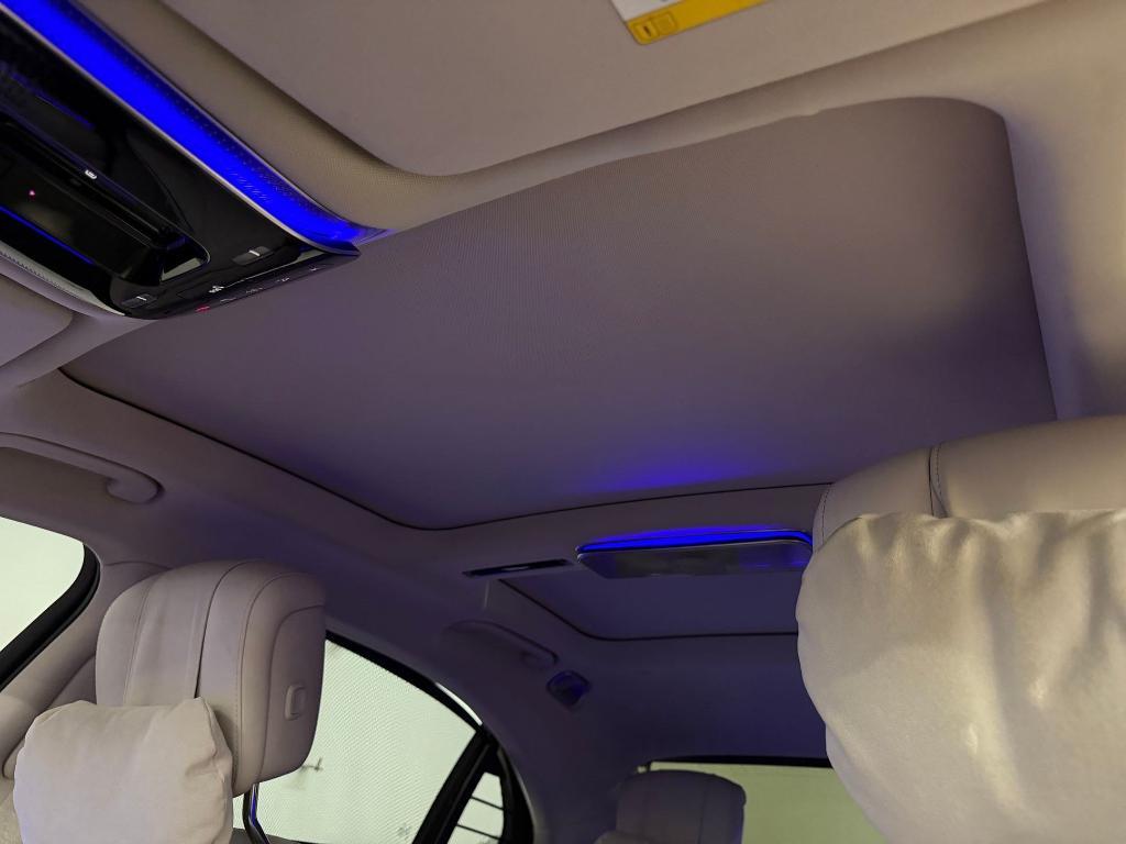 Mercedes-Benz S-Class view 33