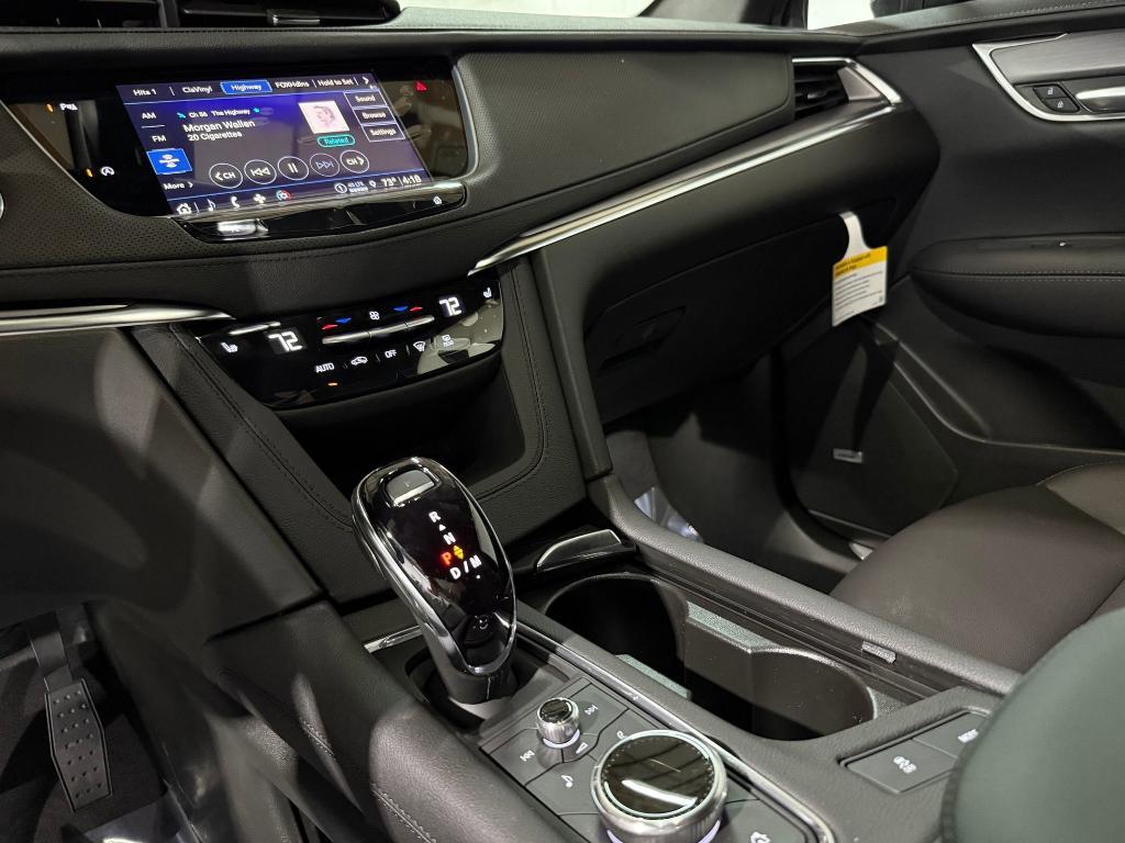 new 2026 Cadillac XT5 car, priced at $47,912