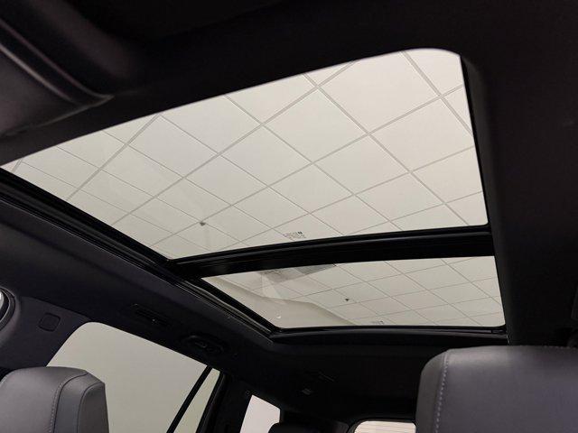 new 2025 Cadillac XT6 car, priced at $50,313